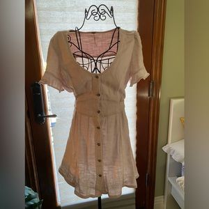 Linen Free People Light Pink dress With Buttons and a tie